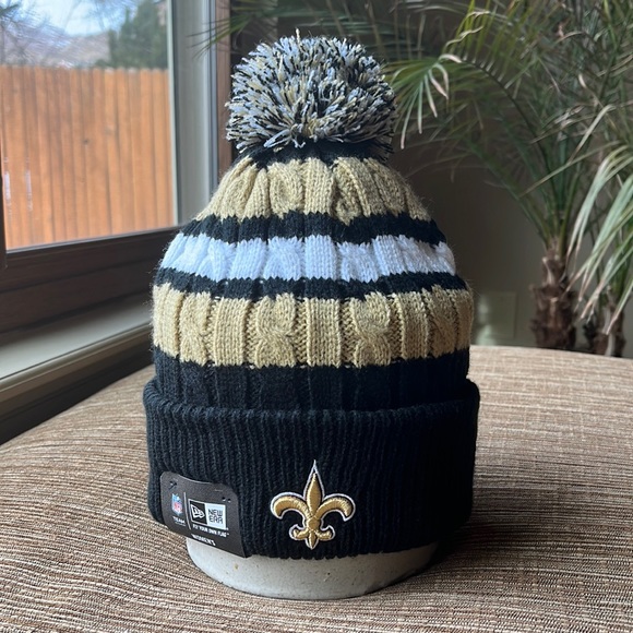 New Era Accessories - NOS New Era New Orleans Saints Pom Pom Beanie